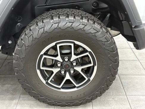 Used 2024 Jeep Wrangler Unlimited Rubicon w/ Technology Group AWD/4WD image 7