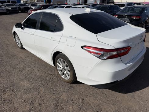 Used 2019 Toyota Camry LE FWD image 5