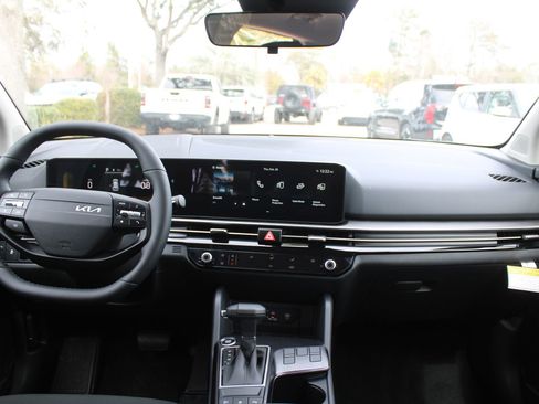 New 2026 Kia Sportage LX FWD image 22