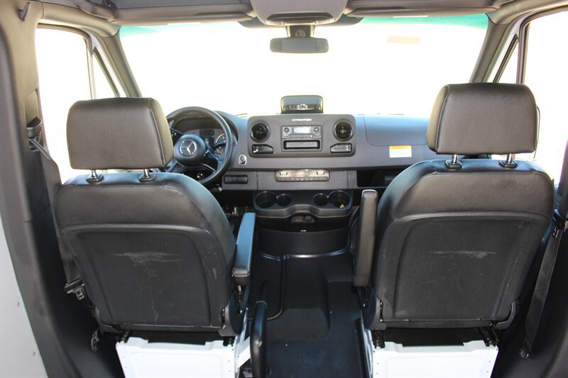 Used 2025 Mercedes-Benz Sprinter 2500 image 16