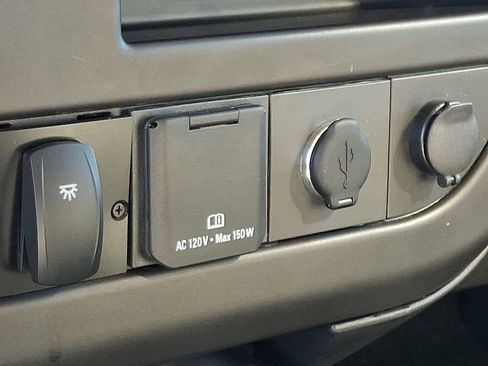 Used 2022 Chevrolet Express 3500 w/ Power Convenience Package RWD image 23