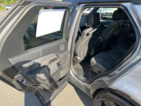 New 2025 Land Rover Discovery Dynamic SE image 15