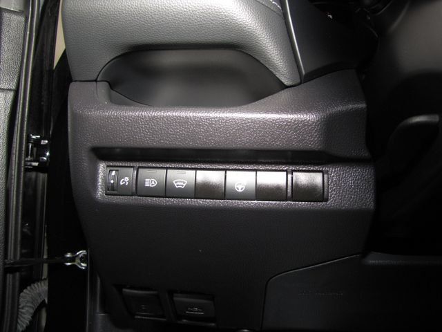 Used 2025 Toyota RAV4 XLE w/ Weather Package AWD/4WD image 9