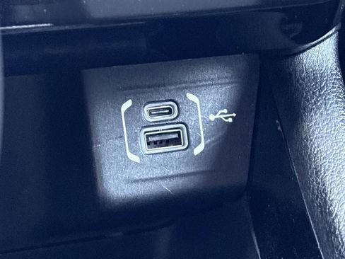 Used 2024 Jeep Compass Limited image 27