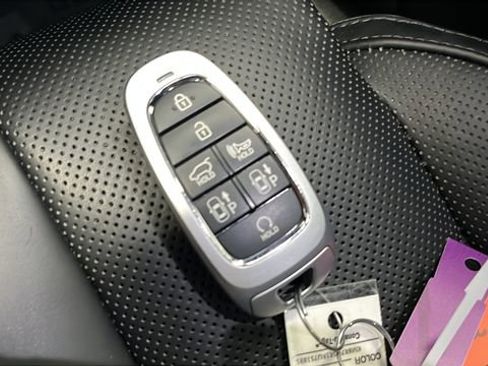 Used 2024 Hyundai Palisade Calligraphy image 21