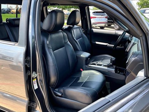 Used 2019 Toyota Tacoma TRD Sport w/ TRD Premium Sport Package RWD image 9