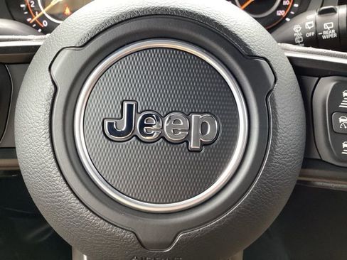 New 2025 Jeep Wrangler Unlimited Rubicon 392 image 28