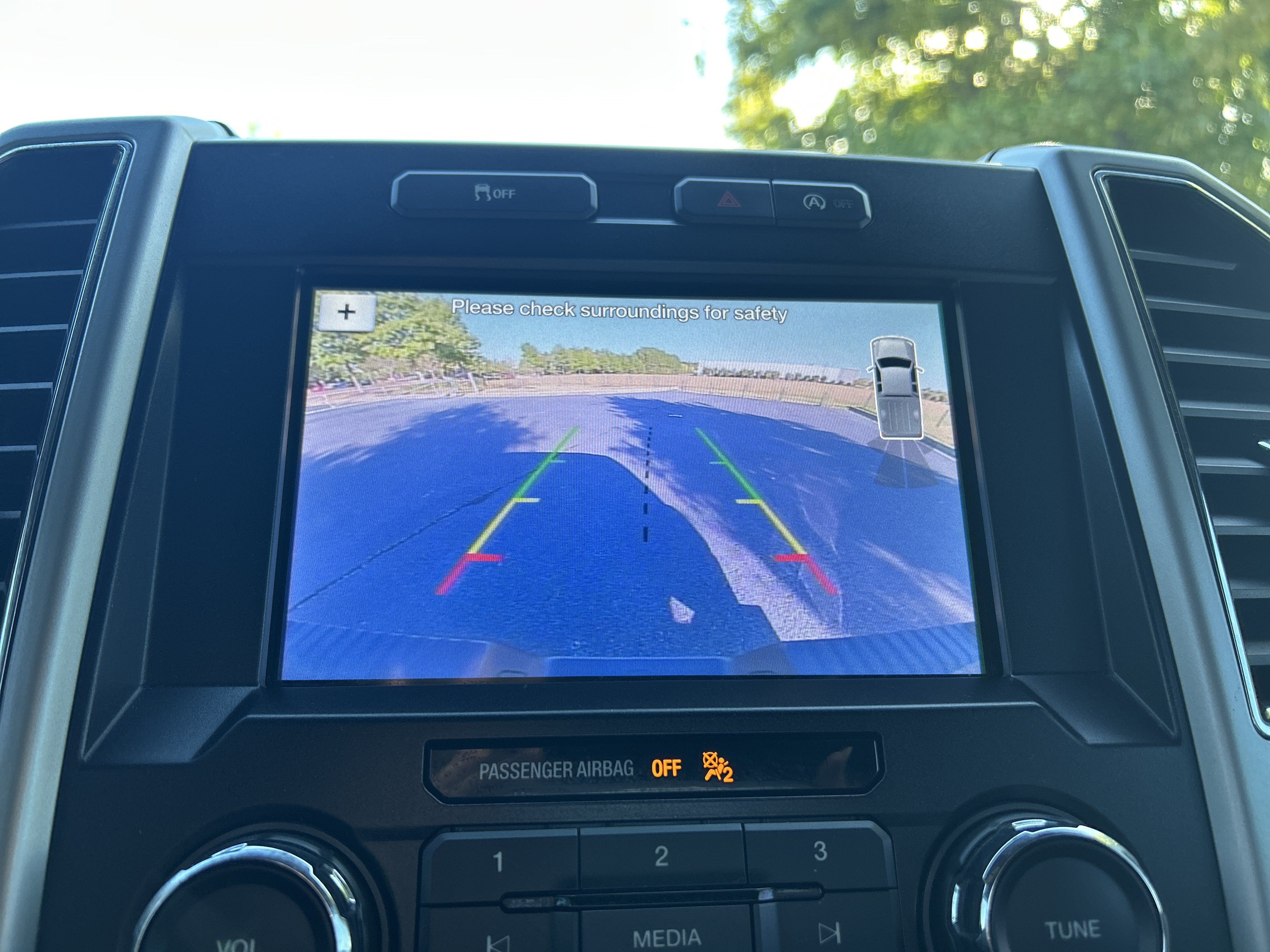 Used 2019 Ford F150 Lariat w/ Trailer Tow Package RWD image 14