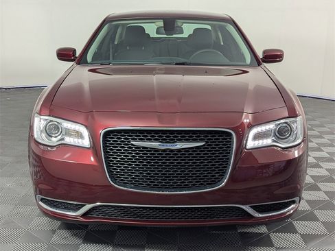 Used 2022 Chrysler 300 Touring image 10