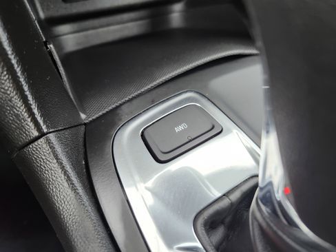 Used 2020 Chevrolet Equinox LS AWD/4WD image 9