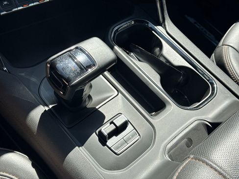 Used 2024 GMC Sierra 1500 AT4 w/ Technology Package image 26