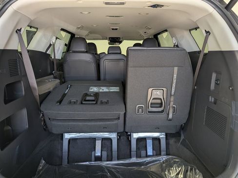 New 2026 Kia Carnival EX image 26