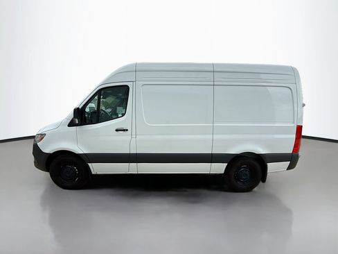 Used 2025 Mercedes-Benz Sprinter 2500 image 4