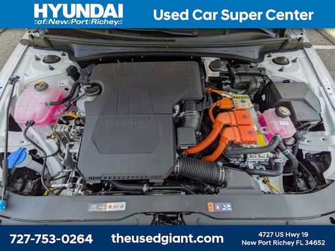 Used 2025 Hyundai Elantra Hybrid FWD image 13