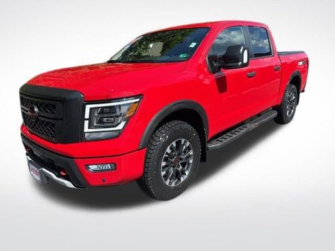 Used 2023 Nissan Titan PRO-4X w/ Pro-4x Convenience Package image 3