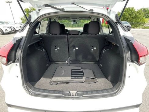 New 2025 Nissan Kicks Play S image 14