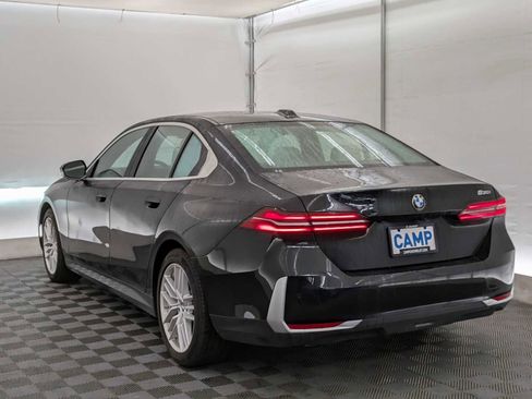 Used 2024 BMW 530i 530i w/ Premium Package image 4