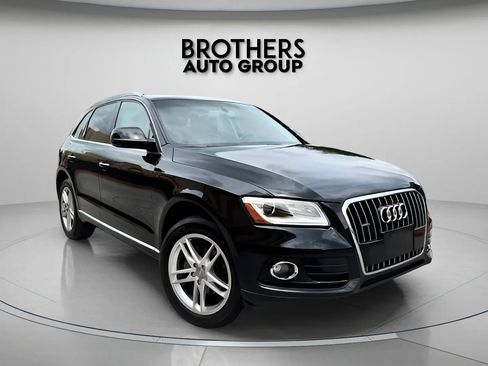 Used 2016 Audi Q5 2.0T Premium Plus w/ Technology Package AWD/4WD image 2