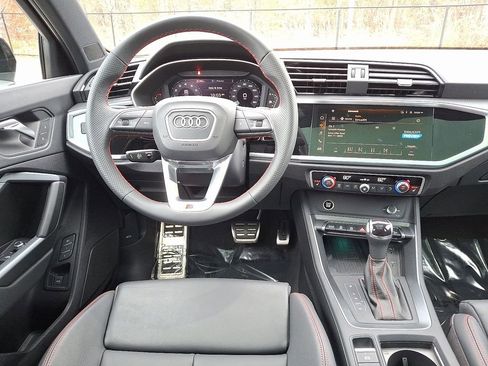 Used 2025 Audi Q3 2.0T Premium Plus w/ Premium Plus Package image 12
