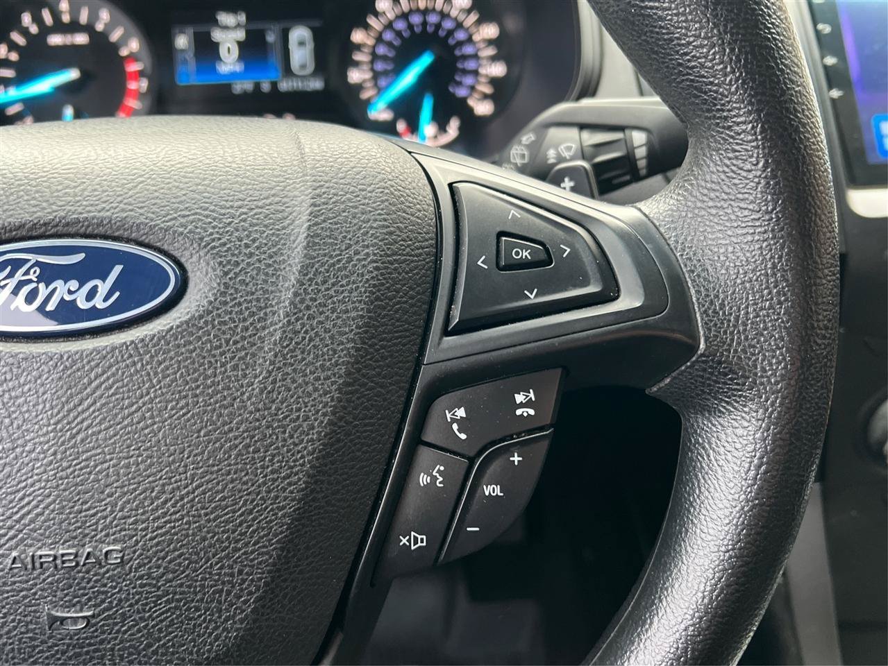Used 2018 Ford Edge SE AWD/4WD image 36