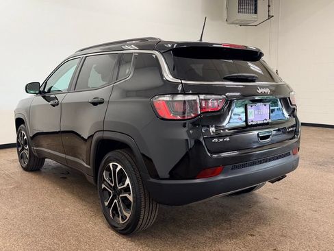 Used 2022 Jeep Compass Limited AWD/4WD image 3
