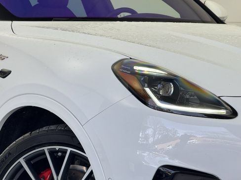 Used 2024 Maserati Grecale Trofeo image 40