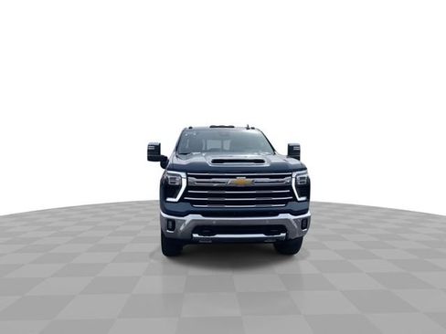 Used 2025 Chevrolet Silverado 2500 LTZ w/ LTZ Premium Package image 3