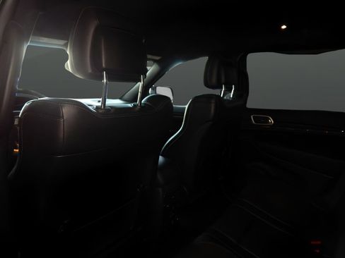 Used 2020 Jeep Grand Cherokee SRT w/ Trailer Tow Group IV image 19