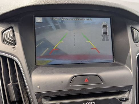 Used 2018 Ford Focus SEL FWD image 17