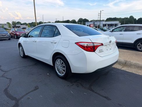 Used 2016 Toyota Corolla LE FWD image 5