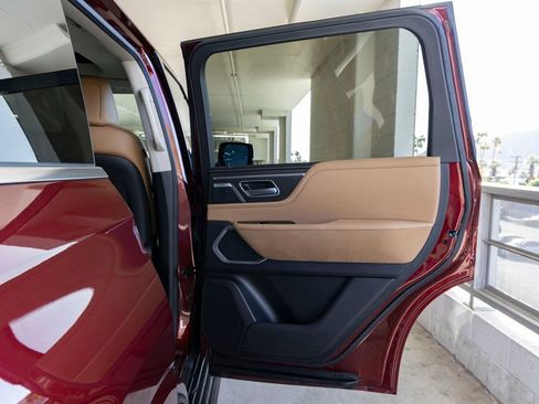 Used 2025 INFINITI QX80 Luxe image 25