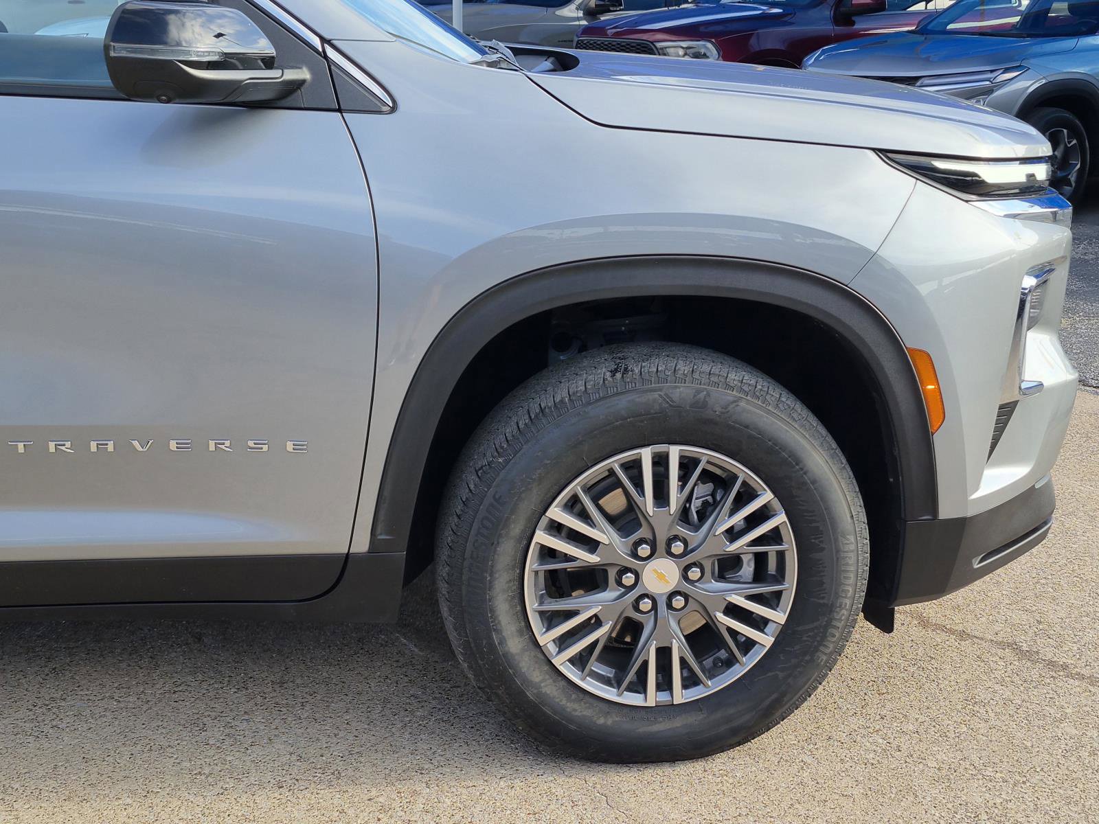 Used 2026 Chevrolet Traverse LT w/ Driver Confidence Package FWD image 8