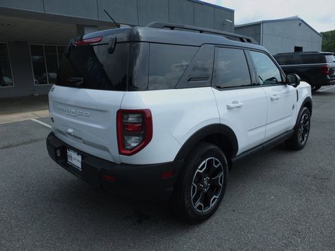 Used 2025 Ford Bronco Sport Outer Banks w/ Outer Banks Tech Package+ AWD/4WD image 3