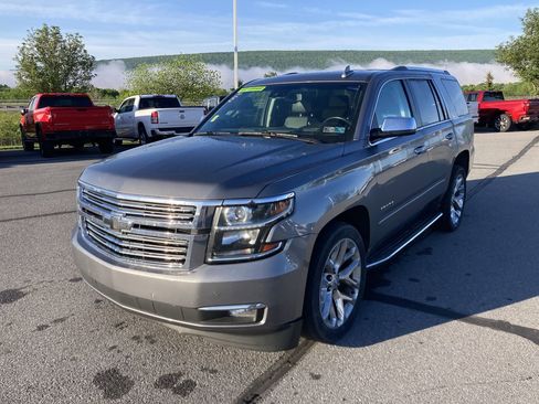 Used 2019 Chevrolet Tahoe Premier AWD/4WD image 3