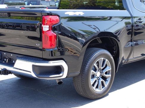 Used 2024 Chevrolet Silverado 1500 LT AWD/4WD image 10