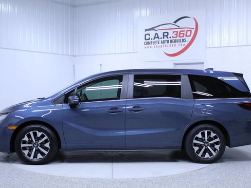 Used 2025 Honda Odyssey EX-L image 3