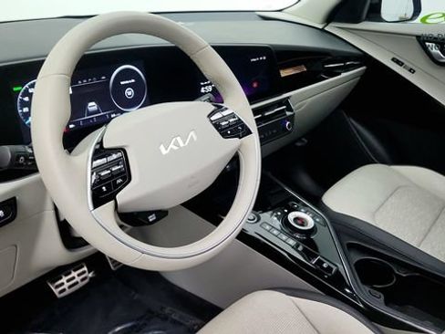 Used 2024 Kia Niro Wave w/ Wave Preserve Package FWD image 45