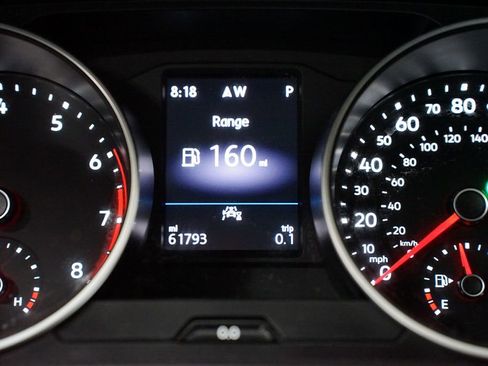 Used 2021 Volkswagen Tiguan SE image 16