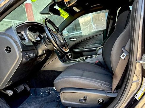 Used 2022 Dodge Charger R/T w/ Plus Group RWD image 12