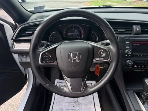 Used 2017 Honda Civic Sport image 10