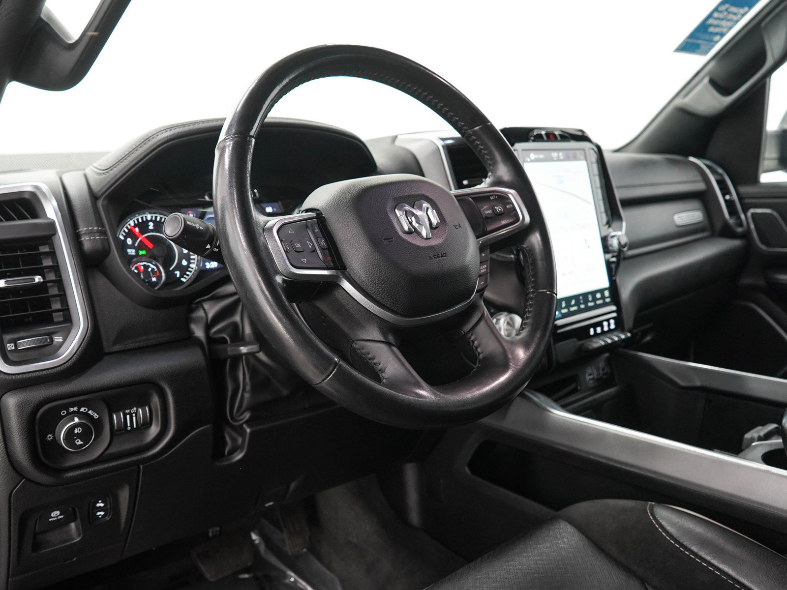 Used 2022 RAM 1500 Laramie AWD/4WD image 26