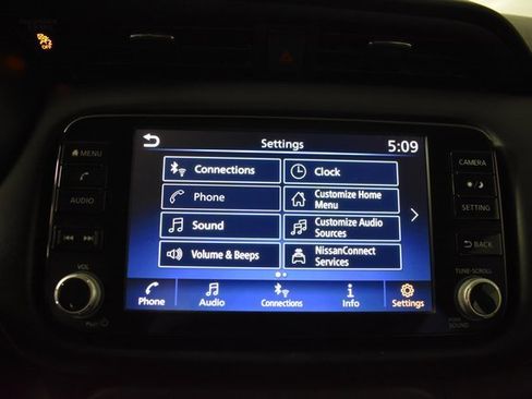 Certified 2021 Nissan Kicks SR w/ SR Premium Package image 21