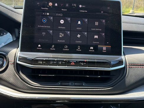 Used 2025 Jeep Compass Trailhawk image 16