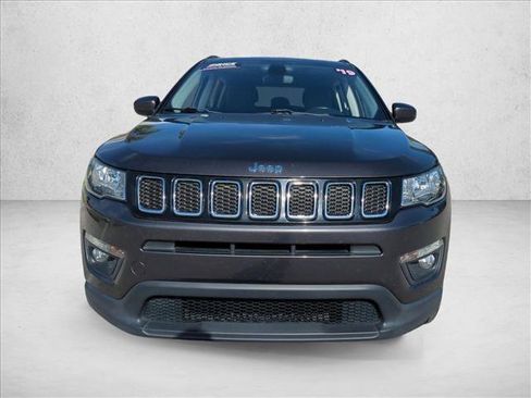 Used 2019 Jeep Compass Latitude AWD/4WD image 2