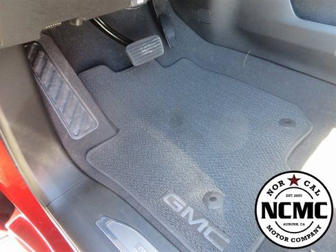 Used 2024 GMC Sierra 2500 Denali w/ Denali Reserve Package image 35