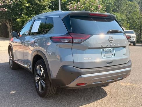 Used 2023 Nissan Rogue SL w/ SL Premium Package FWD image 3