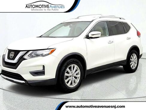Used 2019 Nissan Rogue SV FWD image 1