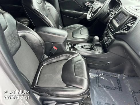 Used 2020 Jeep Cherokee Latitude Plus FWD image 15