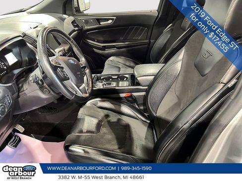 Used 2019 Ford Edge ST w/ Cold Weather Package image 9