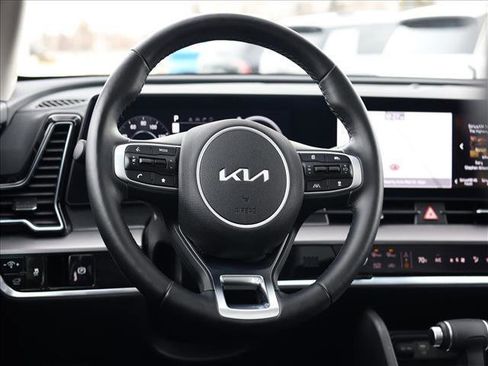Used 2025 Kia Sportage SX image 20